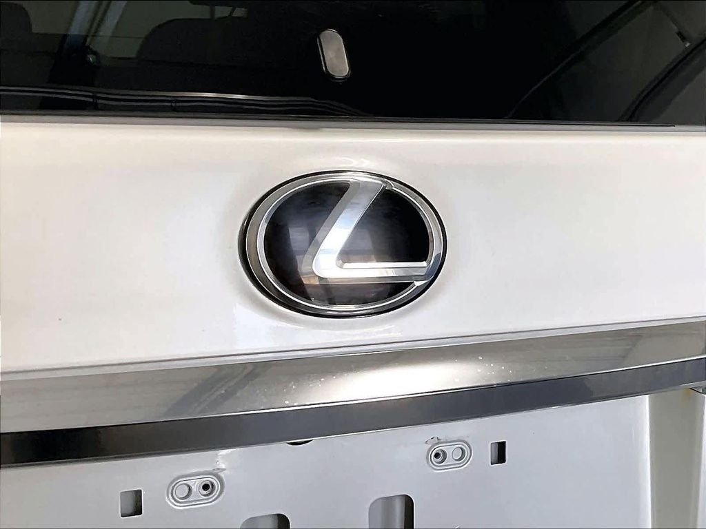 Used 2023 White Lexus 460 Luxury image 31