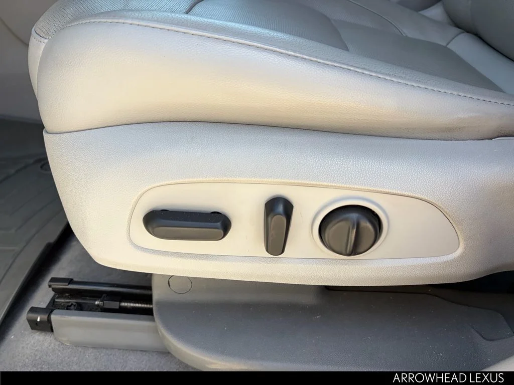 Used 2018 White GMC SLT-2 image 13