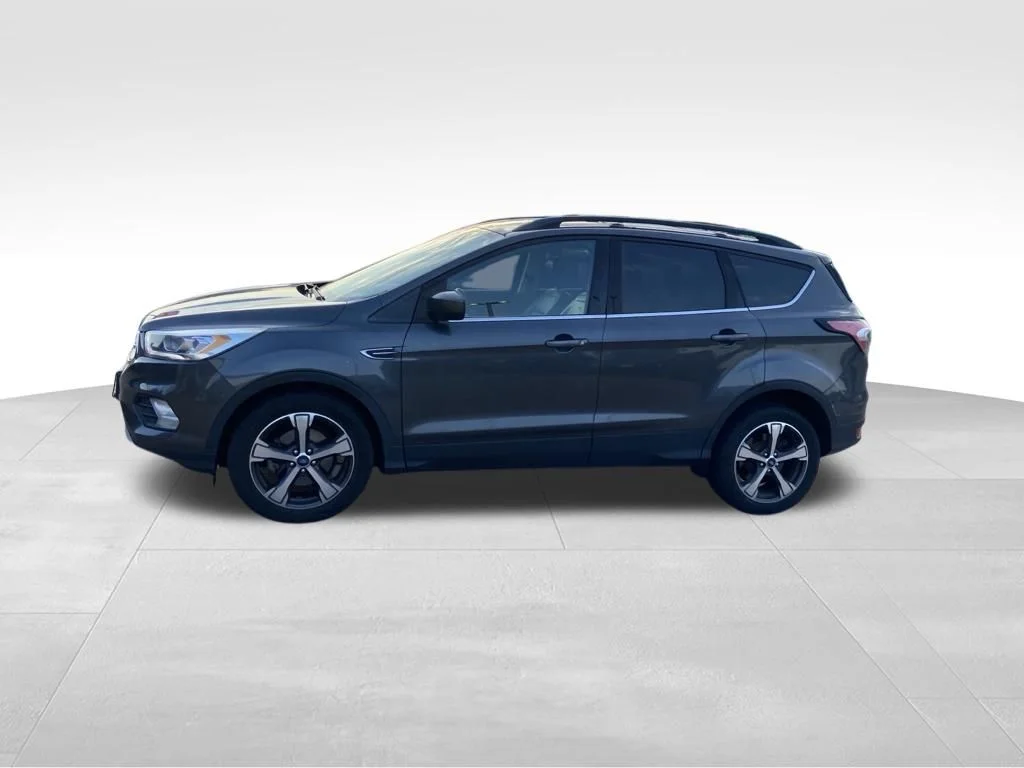 Used 2018 Gray Ford SEL image 22