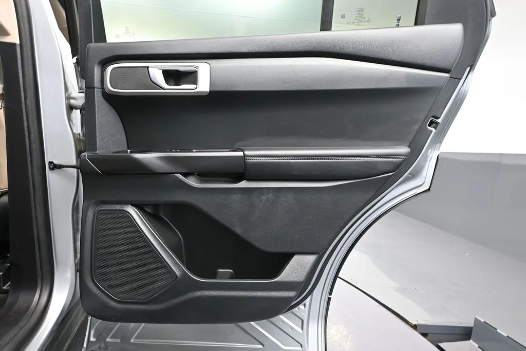Used 2022 Silver Ford Base image 42