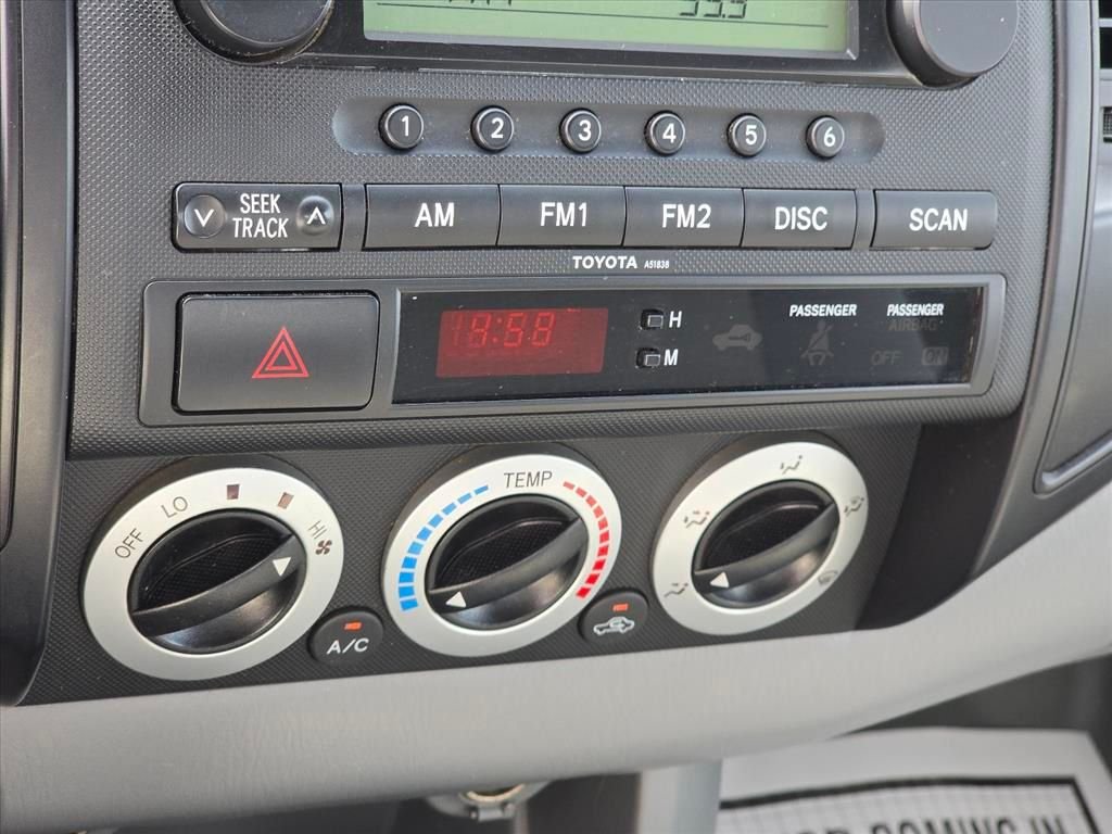 Used 2007 White Toyota  image 16