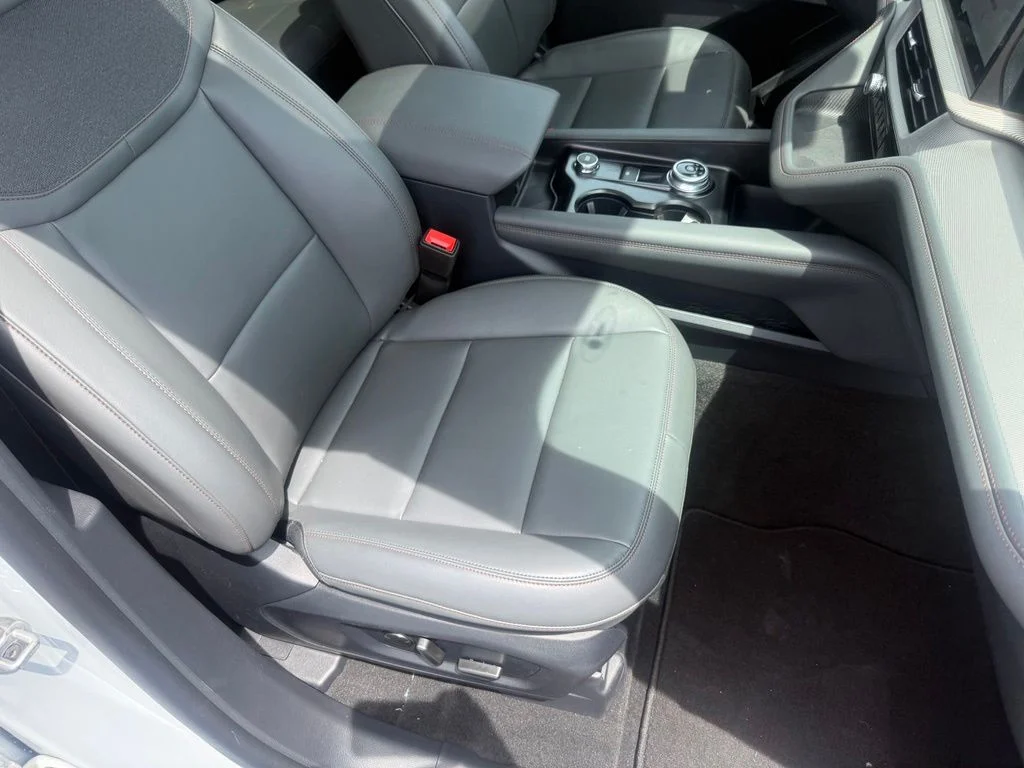 New 2026 Space White Metallic Ford Active image 52