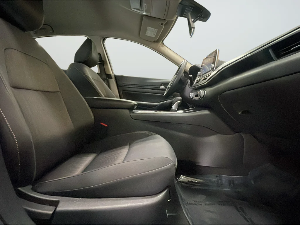 Used 2025 Silver Nissan 2.5 SV image 25
