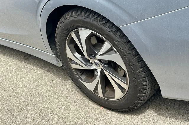 Used 2022 Ice Silver Metallic Subaru Premium image 4