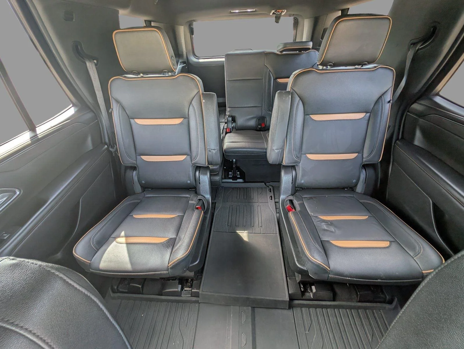 Used 2023 Sterling Metallic GMC AT4 image 39