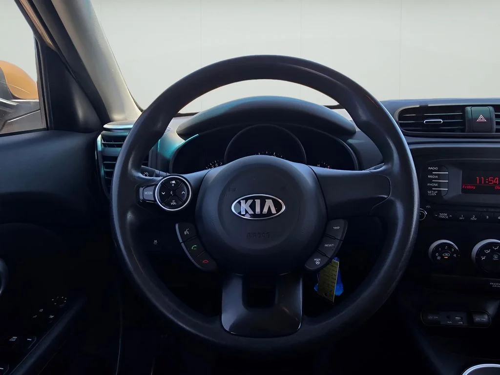 Used 2015 Latte Brown Kia Base image 11