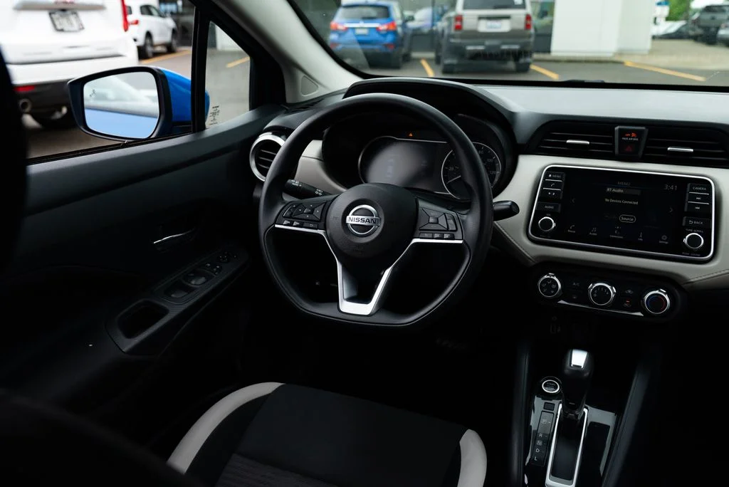 Used 2021 Blue Nissan 1.6 SV image 9