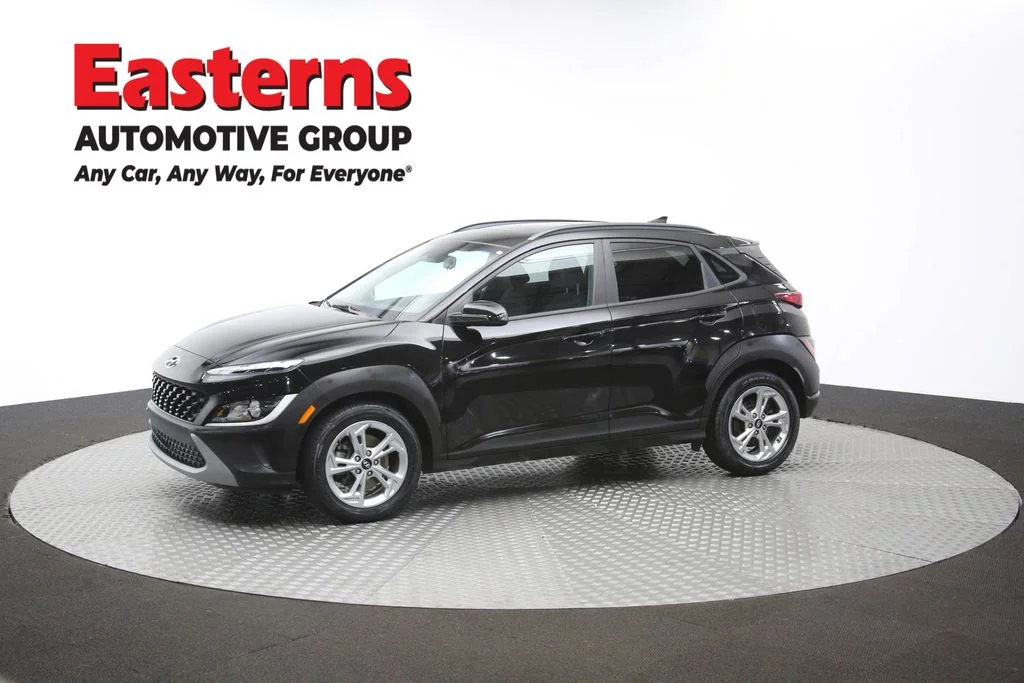 Used 2022 Black Hyundai SEL image 58