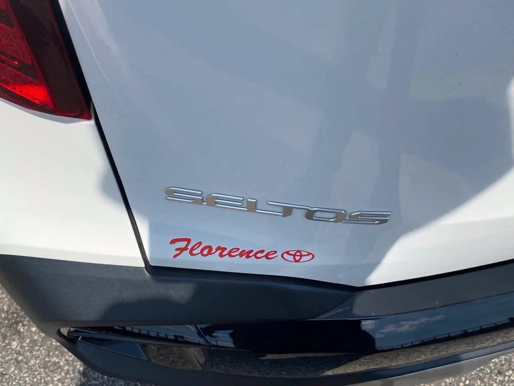 Used 2024 White Kia SX image 13