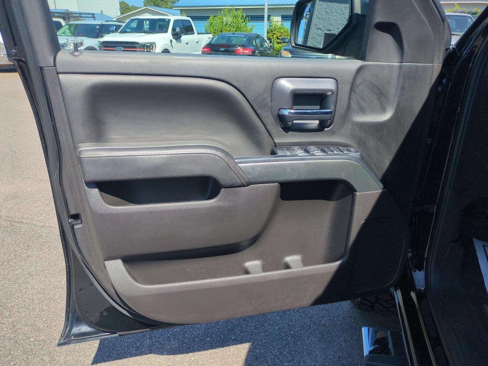 Used 2018 Black Chevrolet LT image 14