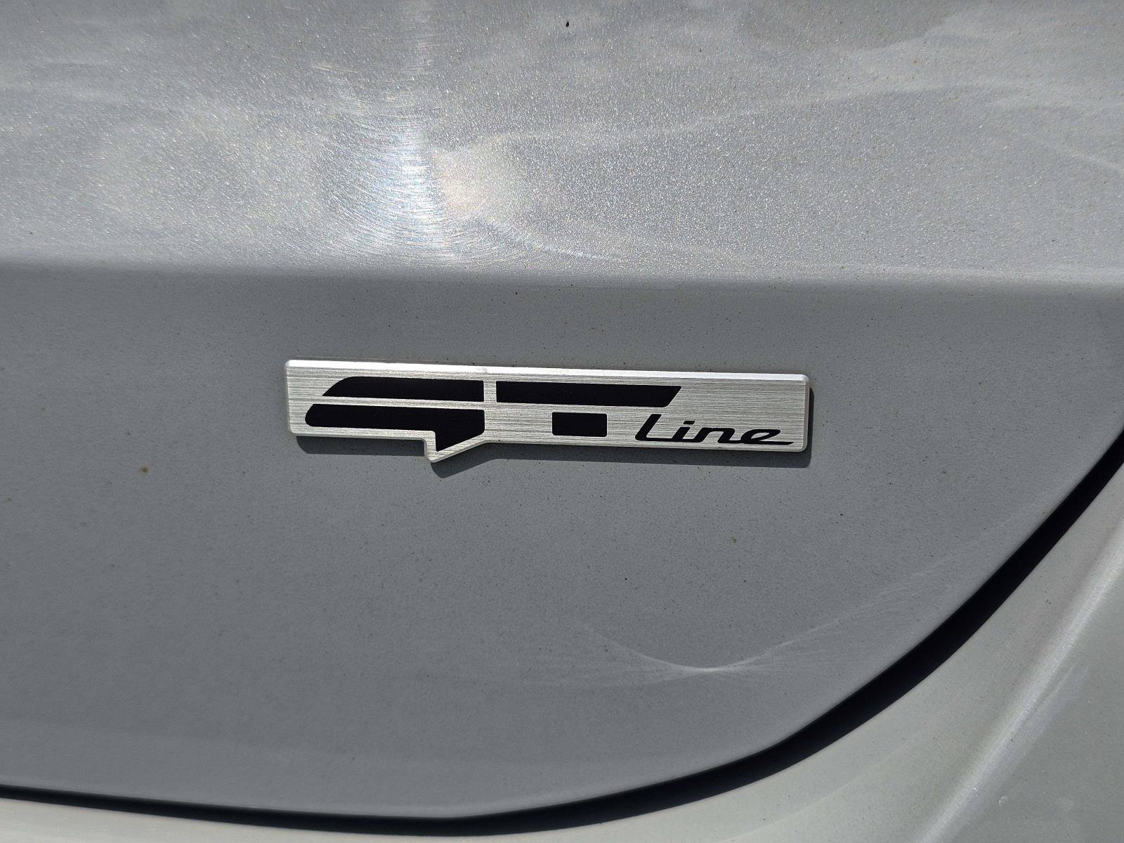 Used 2023 Wolf Gray Kia GT-Line image 10