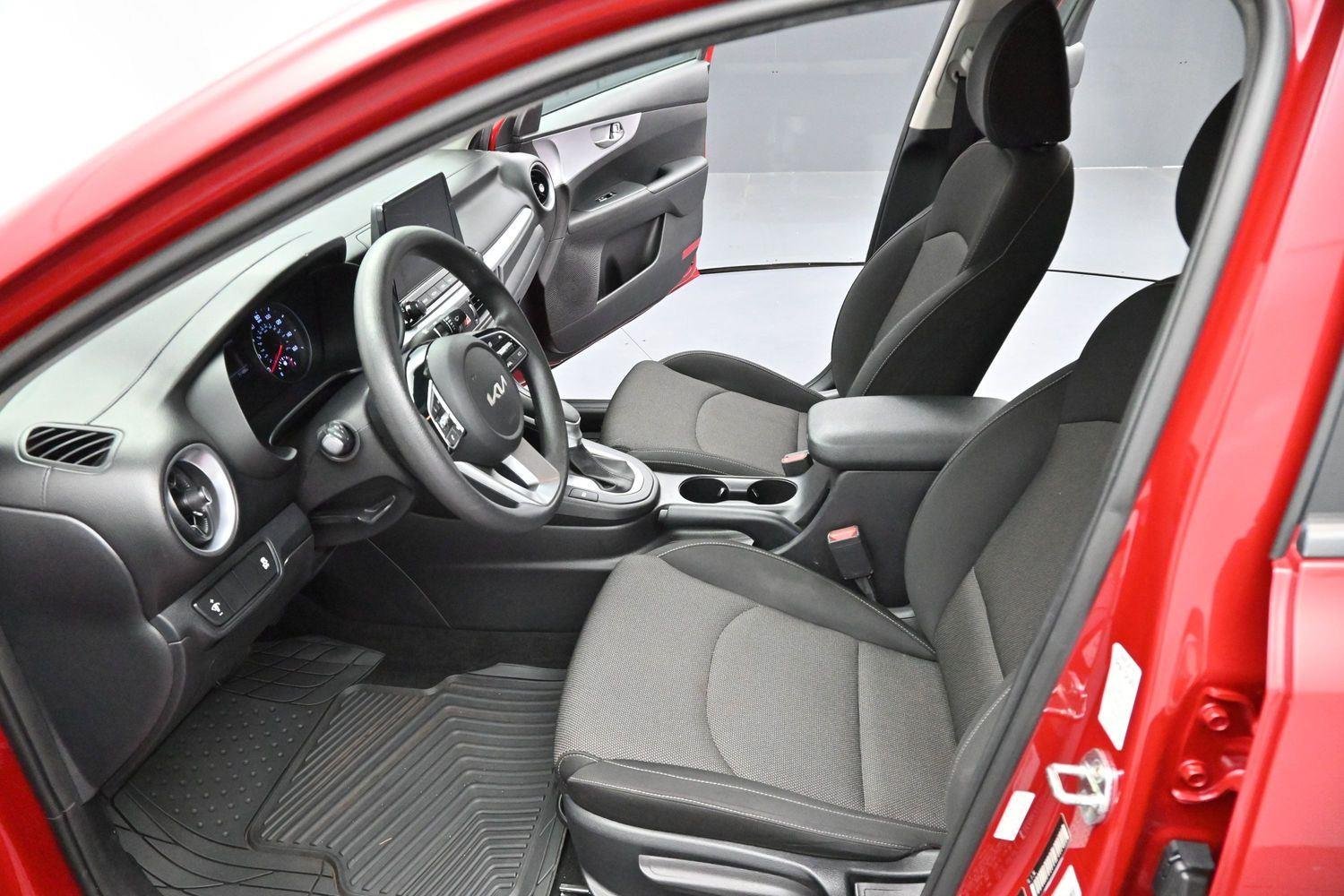 Used 2022 Currant Red Kia LXS image 11