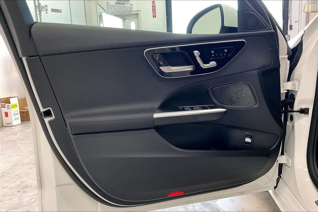 New 2026 Polar White Mercedes-Benz C 300 image 22