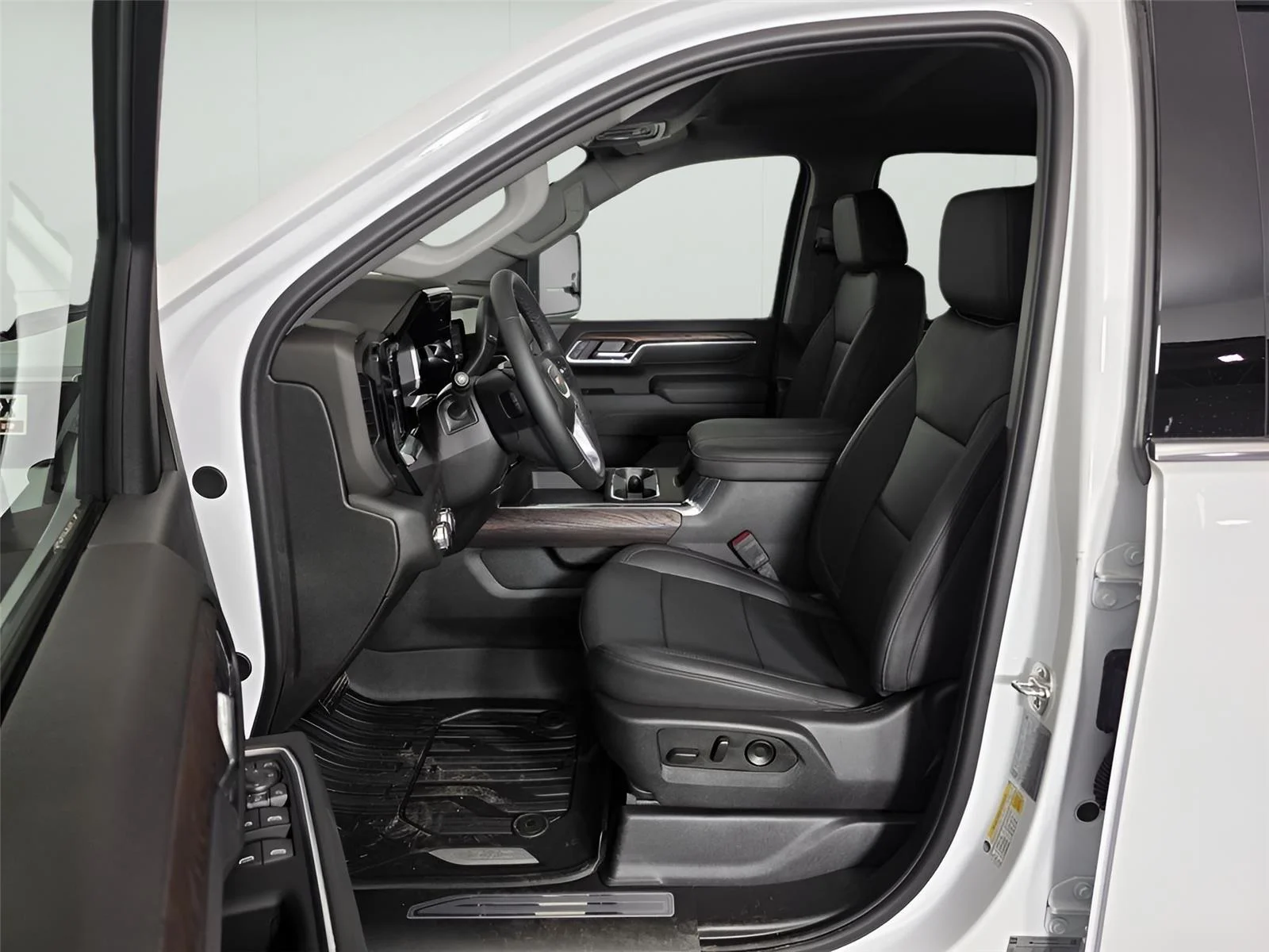 2025 GMC Sierra 2500HD SLT - Photo 15