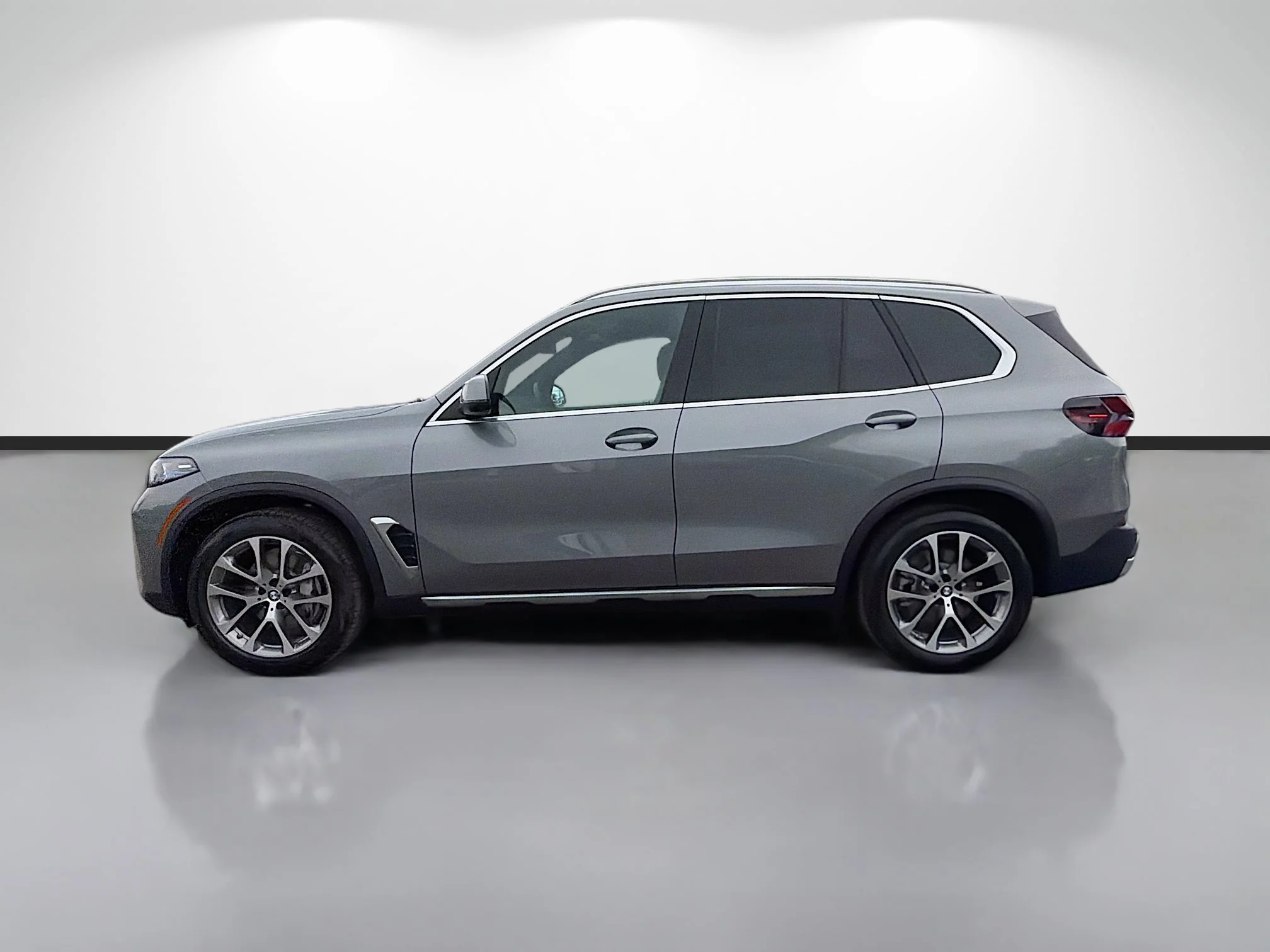 New 2026 Skyscraper Grey Metallic BMW xDrive40i image 6