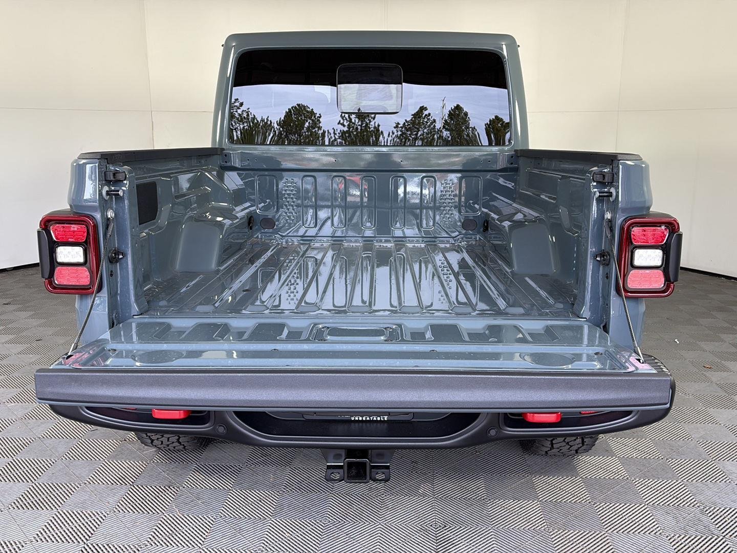 New 2026 Anvil Clear-Coat Exterior Paint Jeep Rubicon X image 7