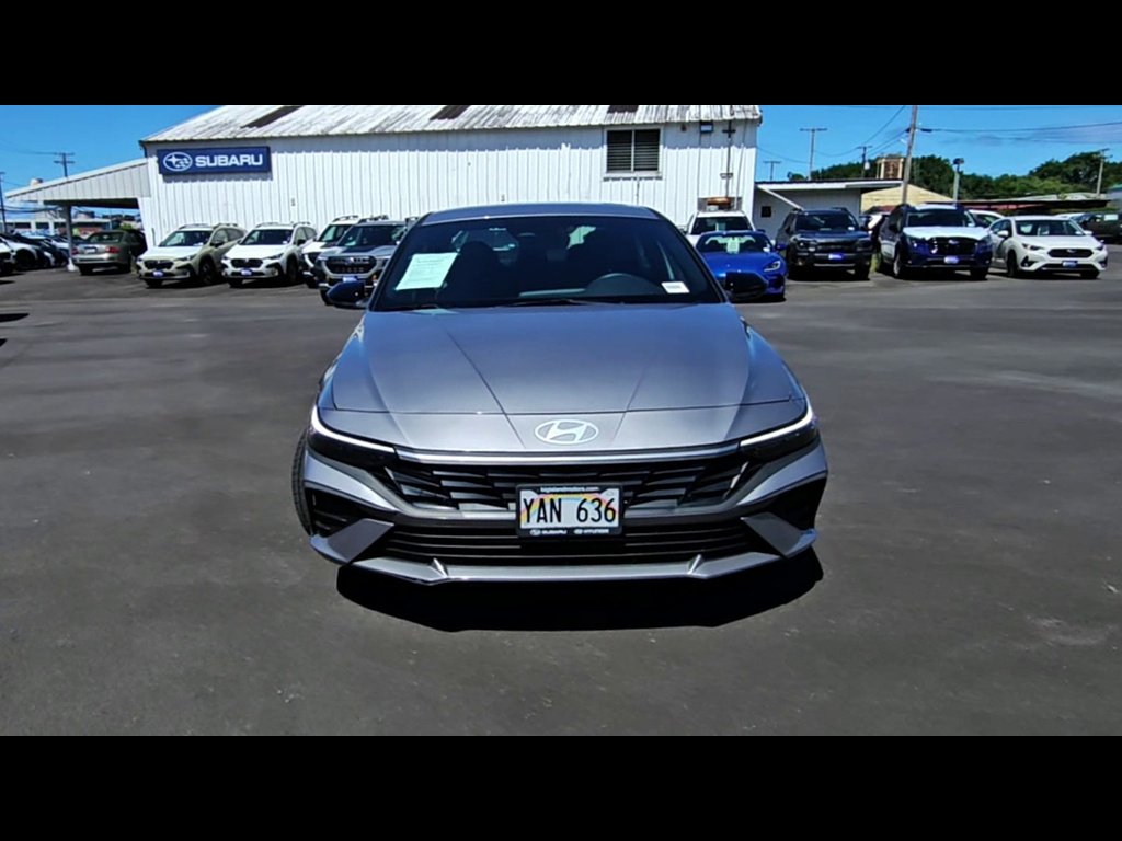 Used 2025 Fluid Metal Metallic Hyundai SEL Sport image 3