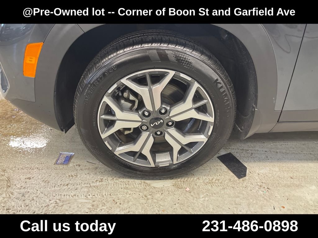 Used 2023 Gray Kia EX image 5