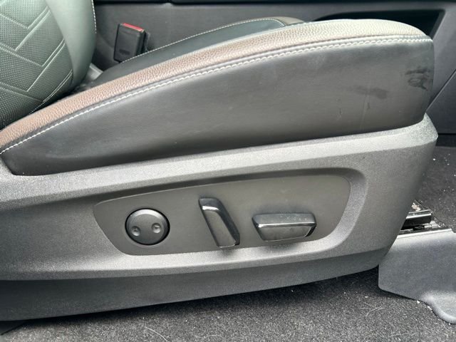 Used 2023 Beige Nissan Platinum image 10