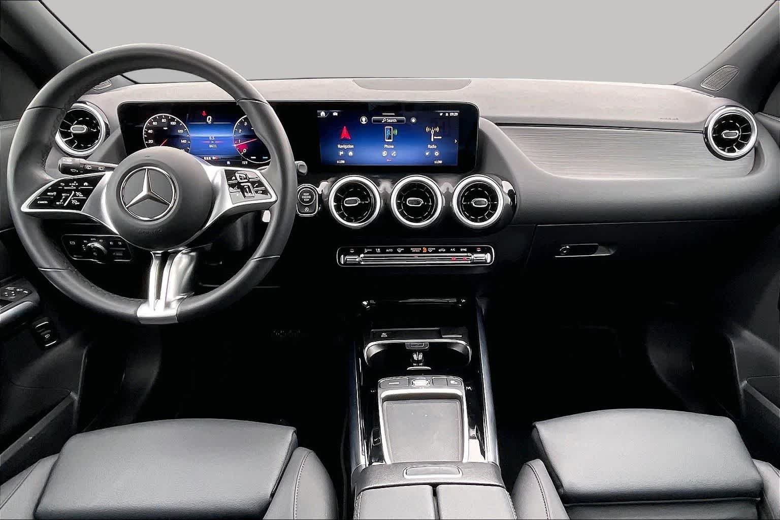 Used 2026 Cosmos Black Metallic Mercedes-Benz GLA 250 image 15