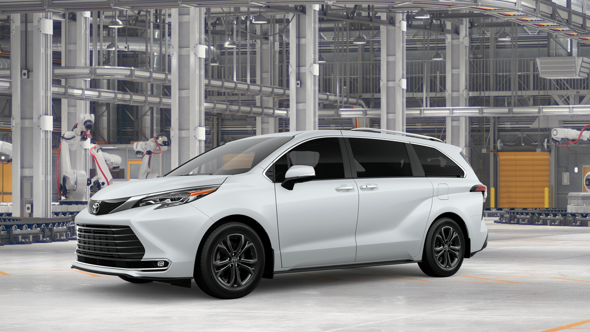 New 2026 Wind Chill Pearl Toyota Platinum image 2