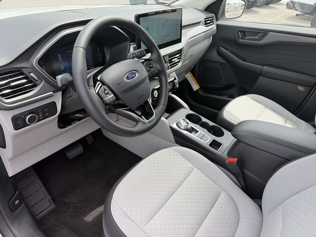 Used 2025 White Ford Active image 11