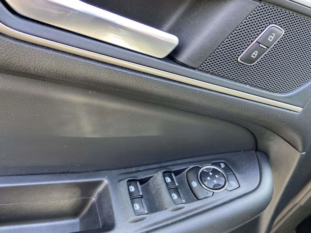 Used 2024 Oxford White Ford SEL image 15