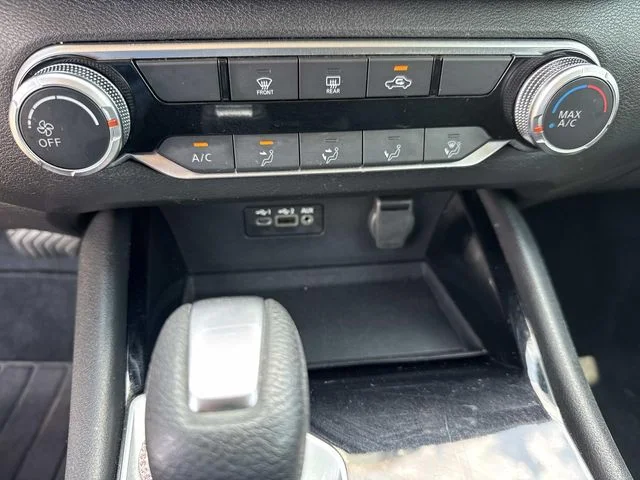 Used 2024 Silver Nissan 2.5 SV image 38