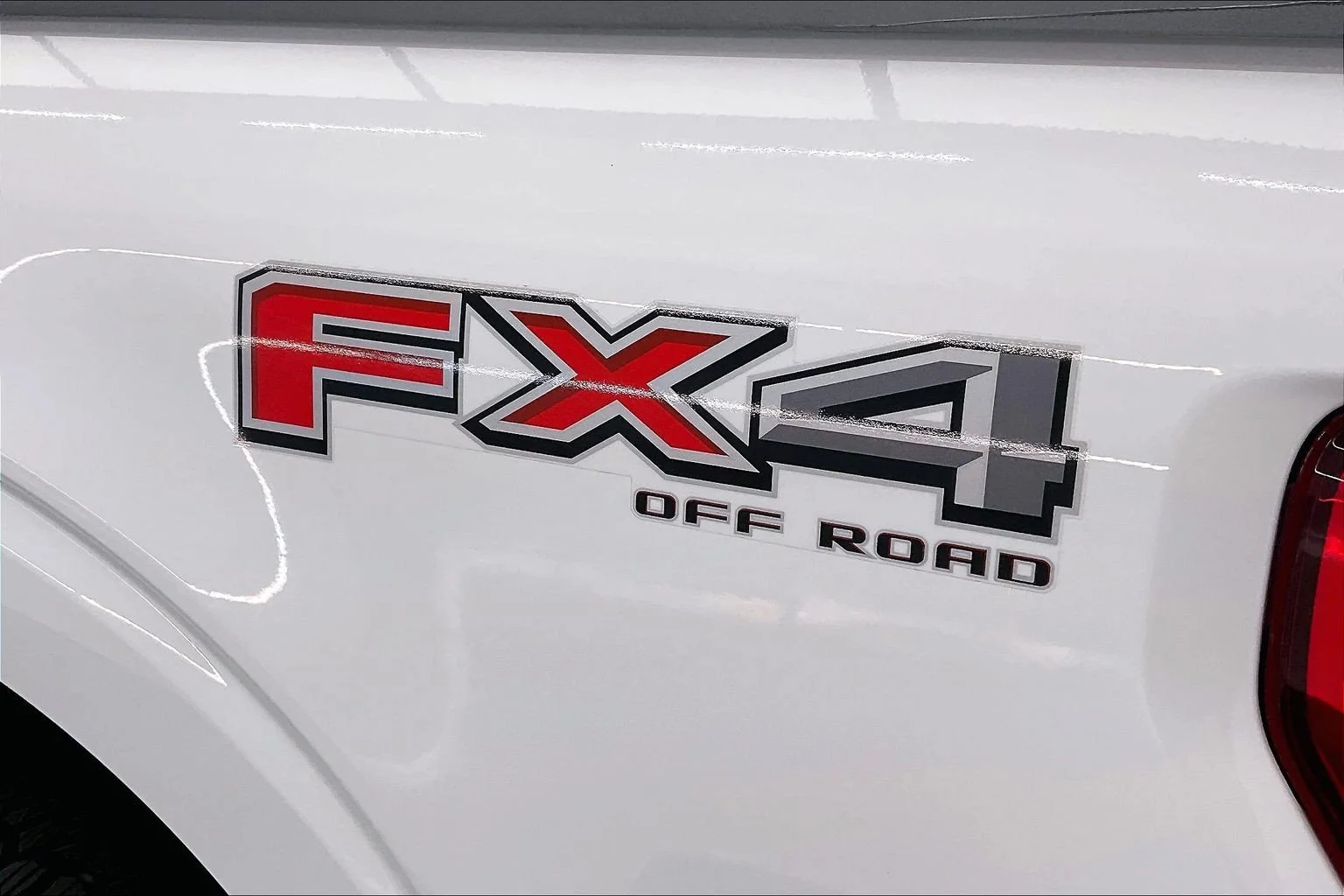 Used 2021 Oxford White Ford XLT image 7