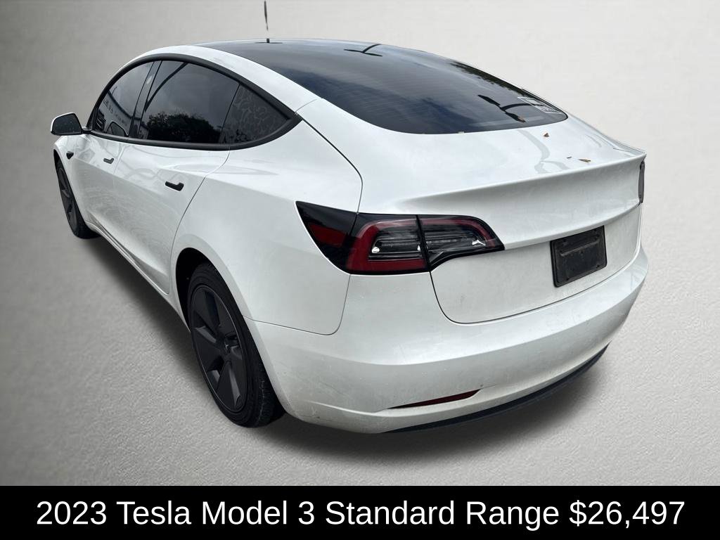 Used 2023  Tesla Base image 5