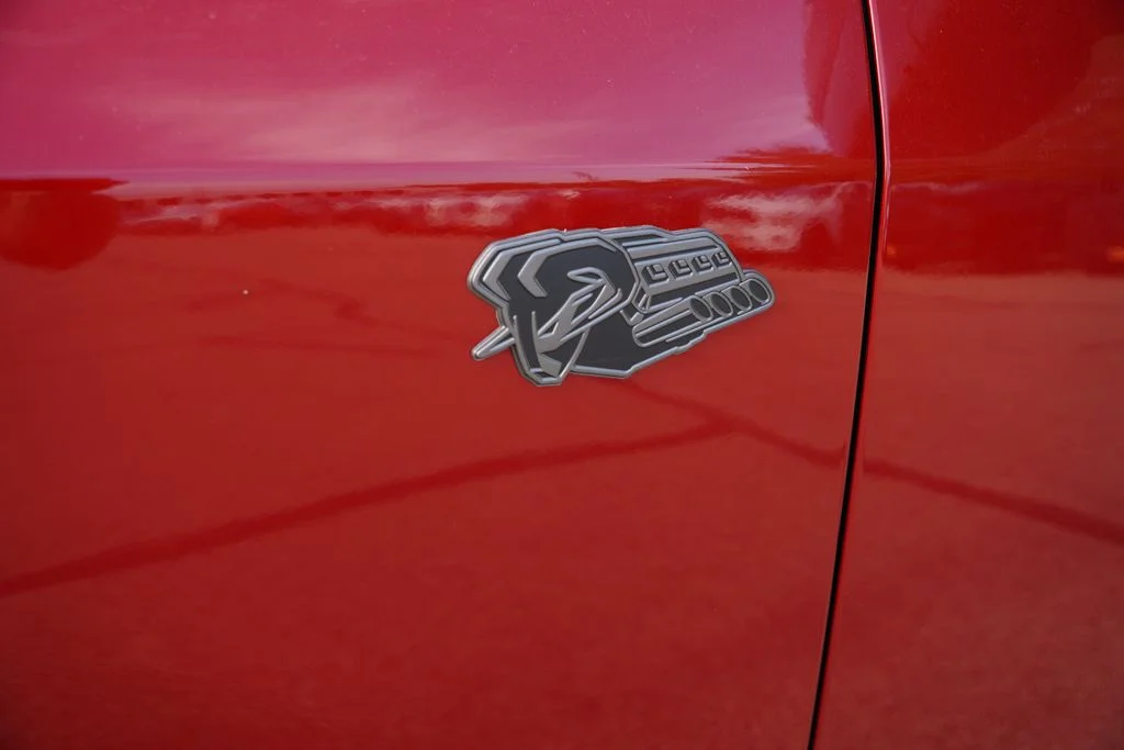 New 2027 Molten Red Pearl-Coat Exterior Paint RAM Big Horn image 10