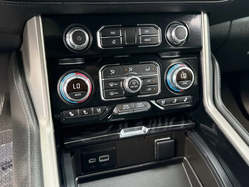 Used 2024 Onyx Black GMC Denali image 29