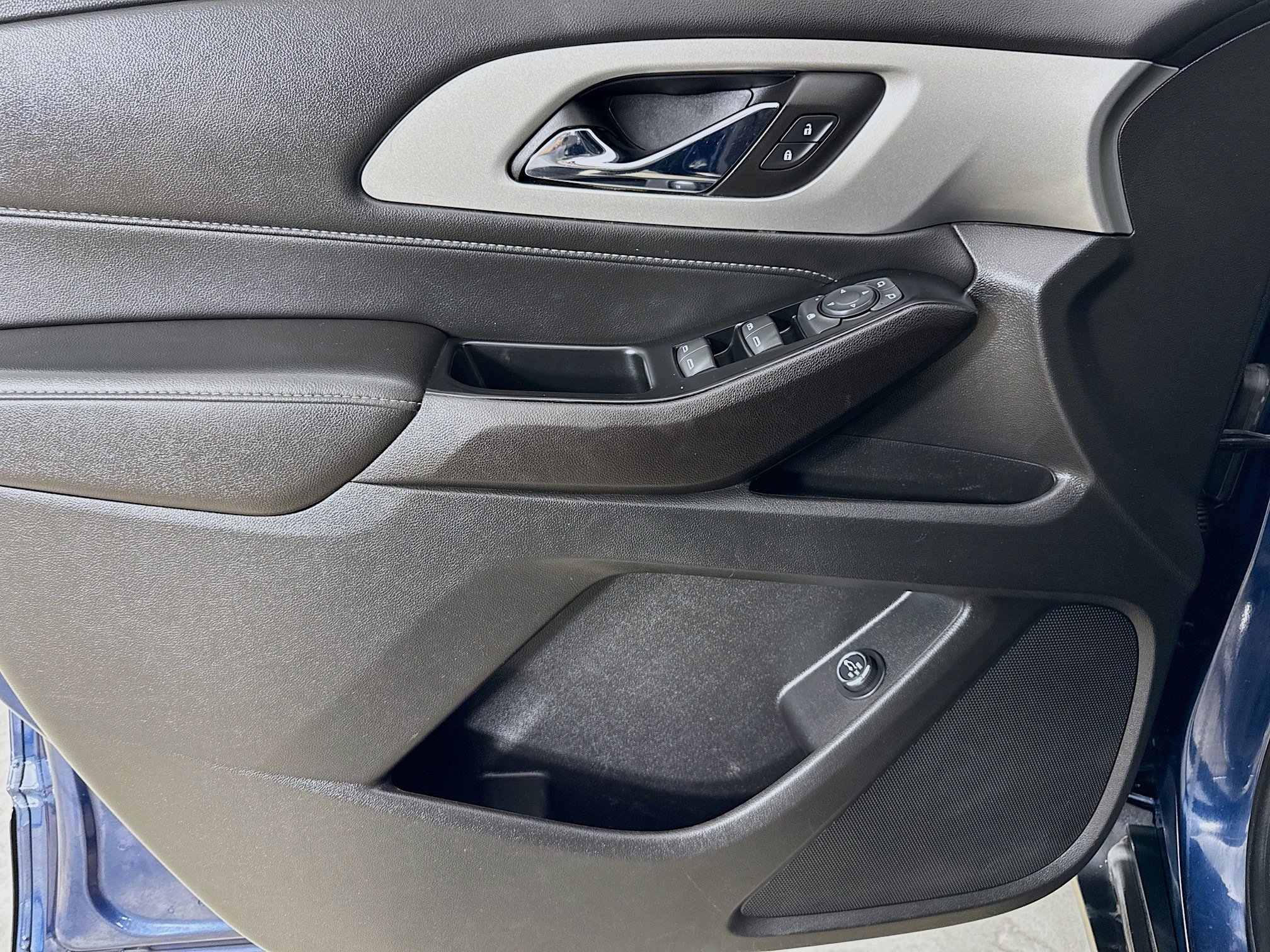 Used 2023 Northsky Blue Metallic Chevrolet LT Leather image 19