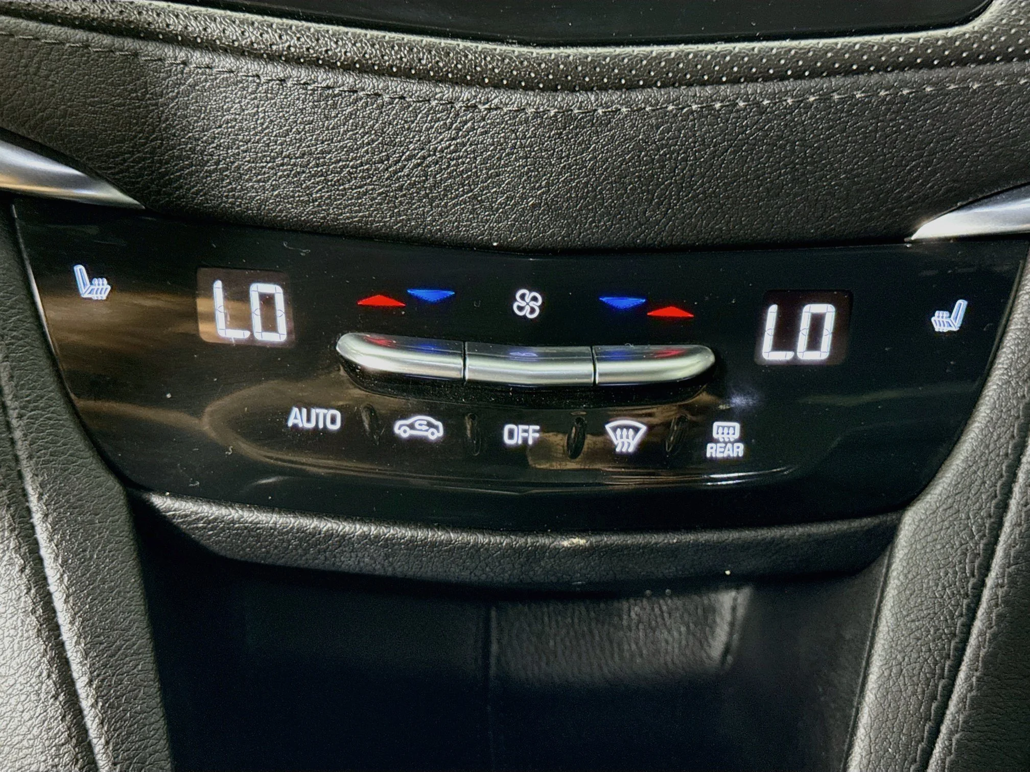 Used 2021 SATIN STEEL METALLIC Cadillac Luxury image 18