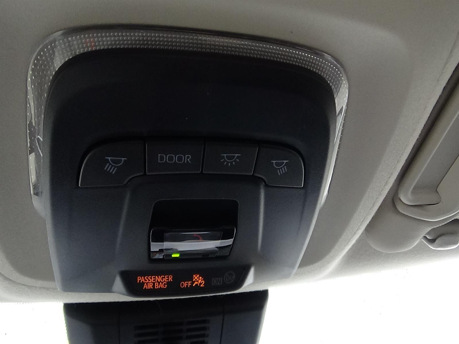 Used 2025 Classic Silver Metallic (1f7) Toyota LE image 23