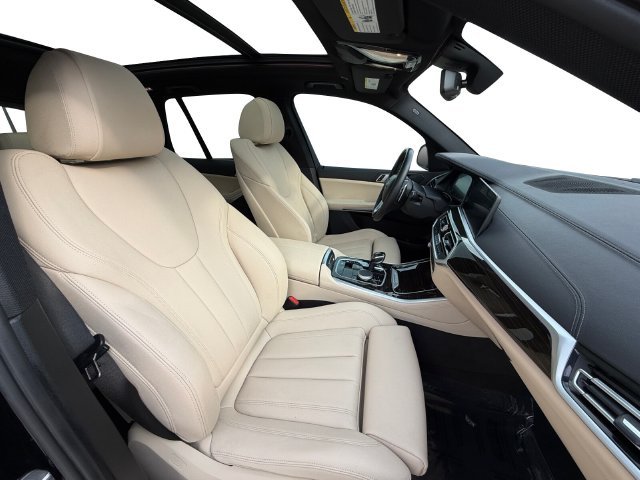 Used 2021 Black BMW sDrive40i image 16