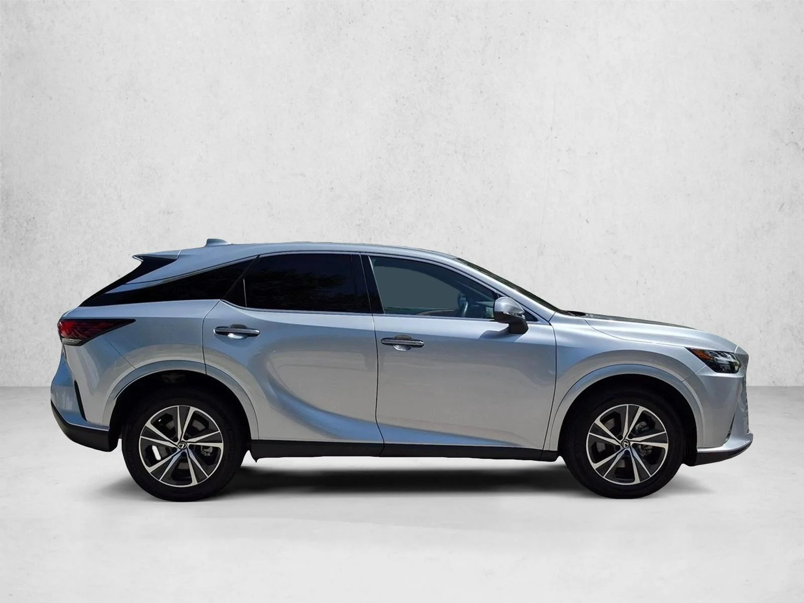 Used 2025 Iridium Lexus RX 350 image 4