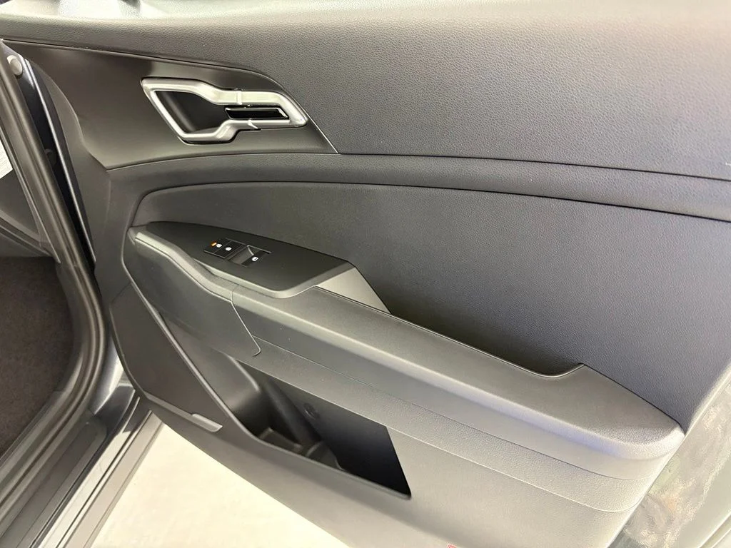 New 2027 Gravity Gray Kia LX image 41