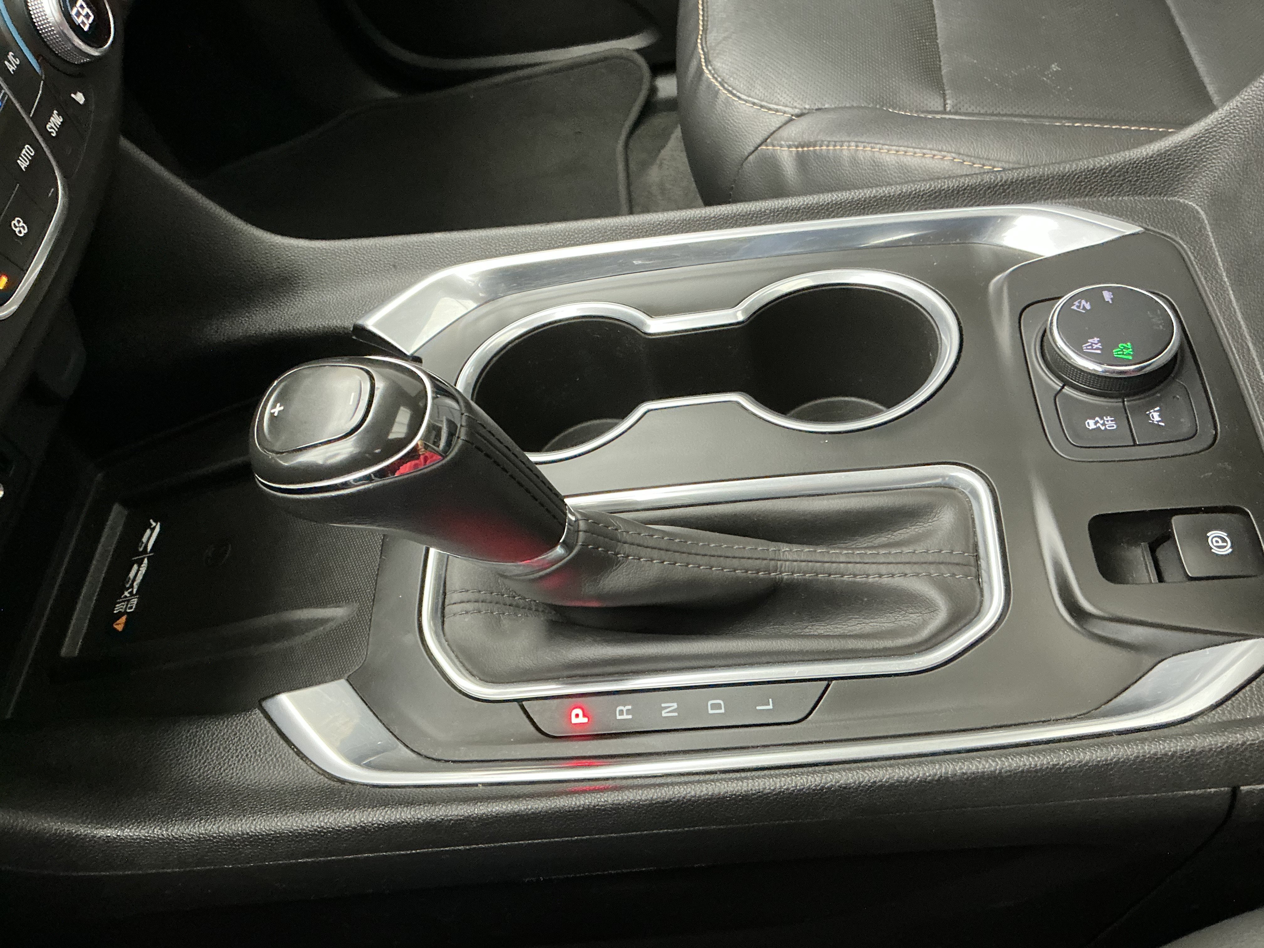 Certified Used 2019 Iridescent Pearl Tricoat Chevrolet Premier image 13