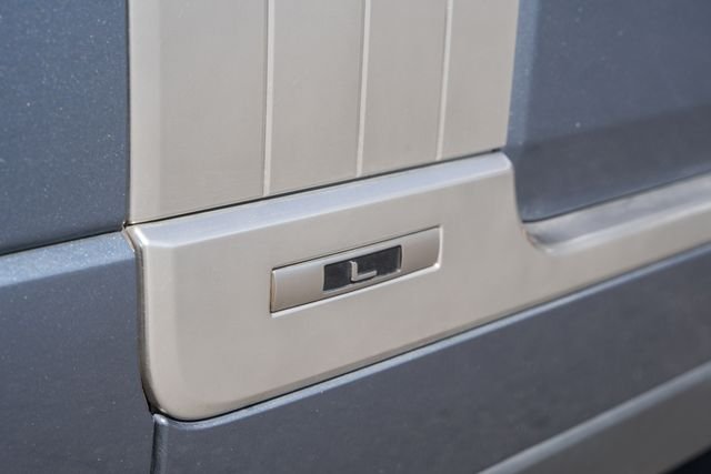 Used 2018 Byron Blue Metallic Land Rover 5.0L V8 Supercharged Autobiography image 20