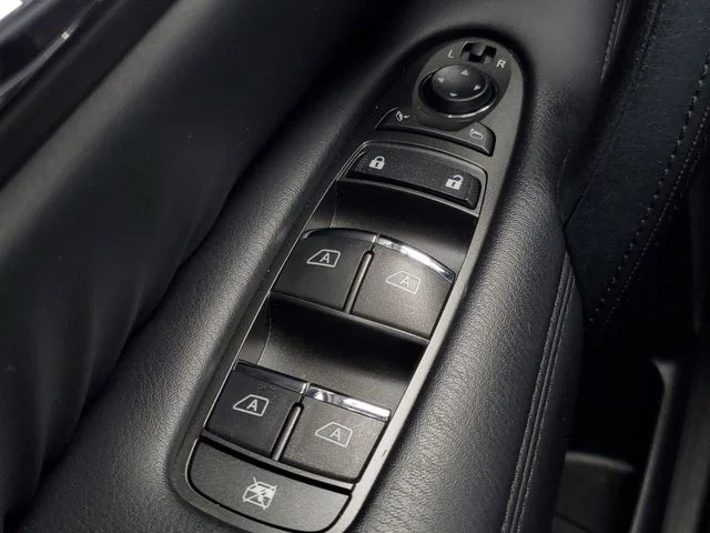 Used 2022 Black Nissan SL image 22