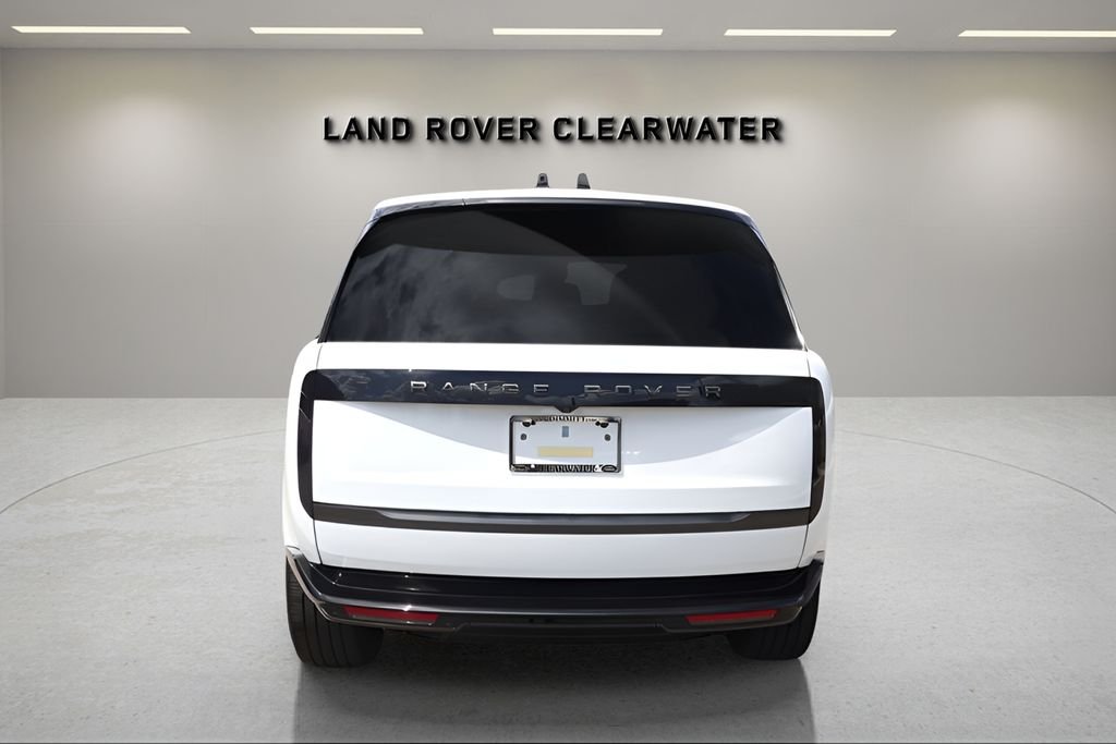 New 2026 Fuji White Land Rover SE image 4