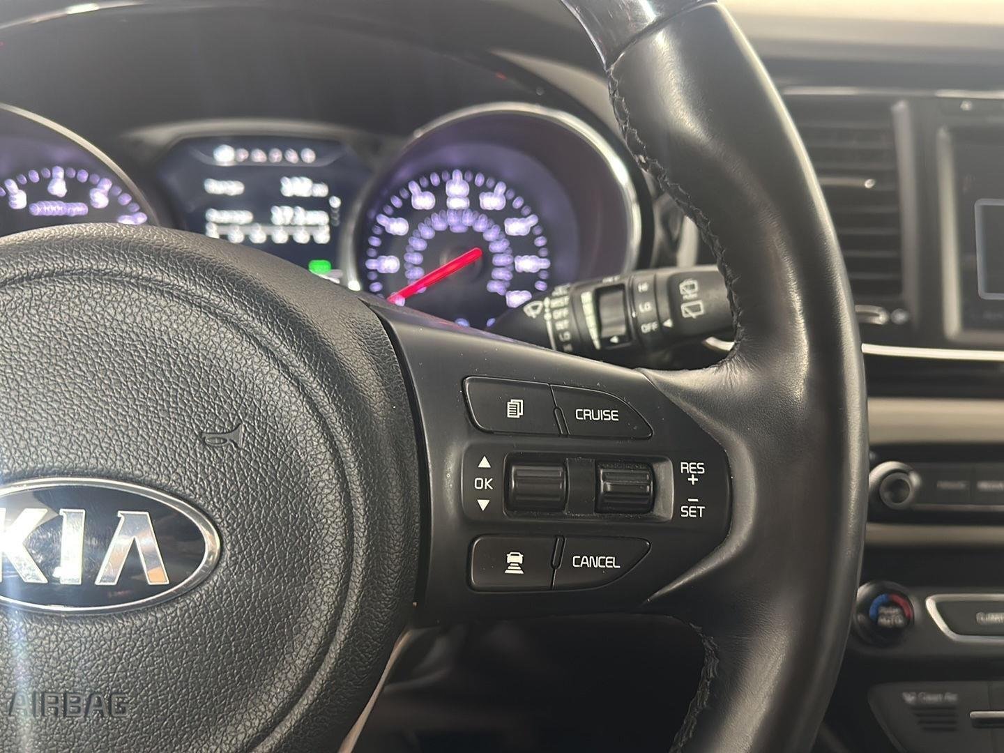 Used 2017 Platinum Graphite Kia SXL image 9