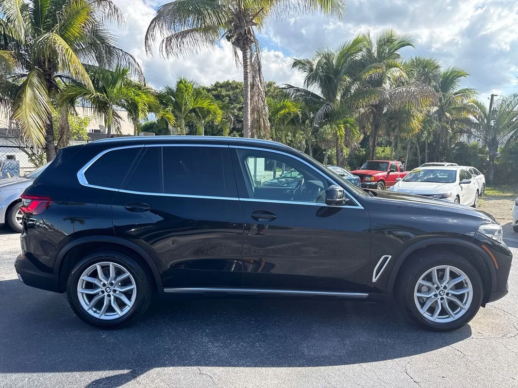 Used 2020  BMW xDrive40i image 6