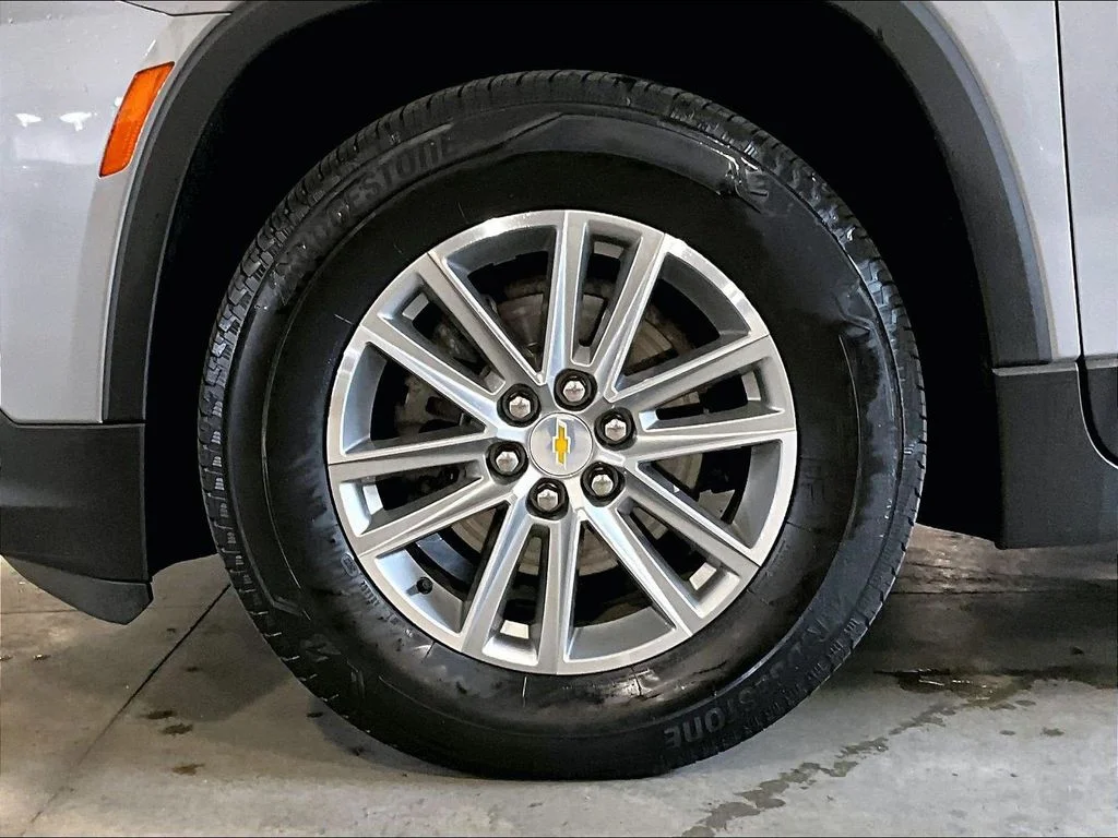 Used 2023 Gray Chevrolet LT image 7