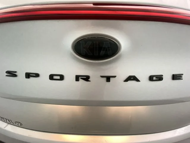 Used 2022 Silver Kia Nightfall image 26