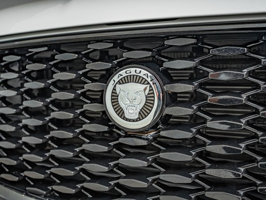 Used 2025 White Jaguar P250 R-Dynamic S image 12