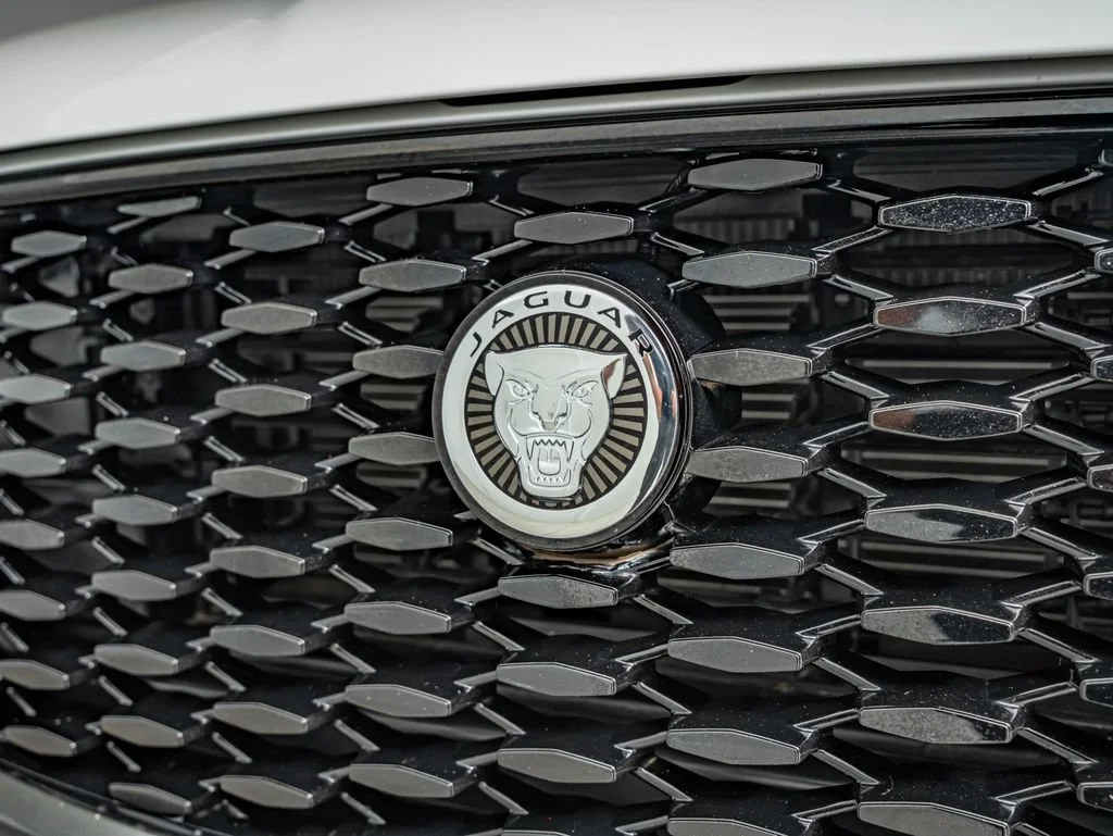 Used 2025 White Jaguar P250 R-Dynamic S image 12