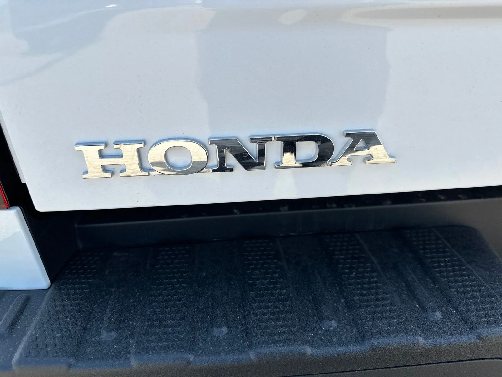 New 2026 Platinum White Pearl Honda RTL image 7