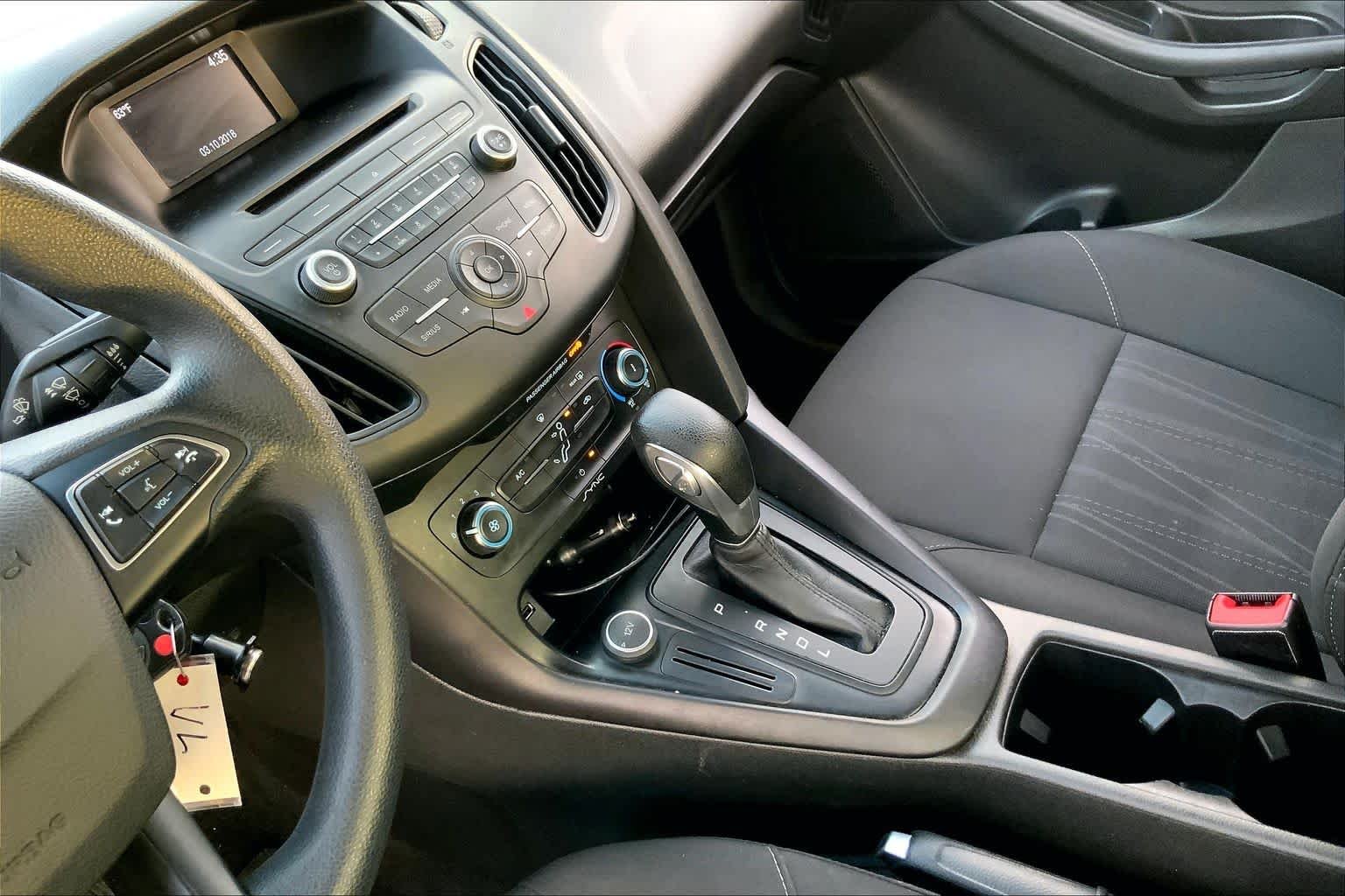 Used 2017 Oxford White Ford SE image 16